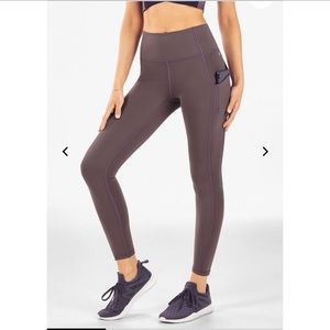 Fabletics 7/8 leggings with pocket - XS